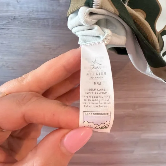 OFFLINE by Aerie Real Me V-Neck Ruched Crop Top - Camo Leaf - M - Picture 3 of 8